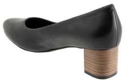 Trotters Kari