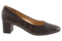 Trotters Kari
