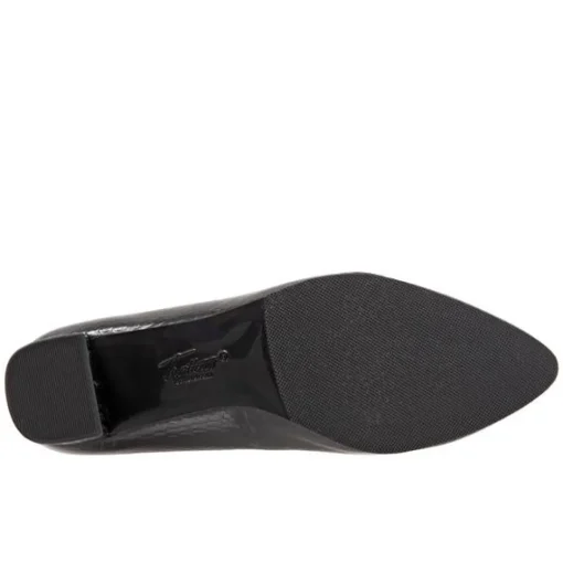 Trotters Kari