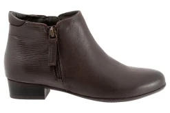 Trotters Major Embossed