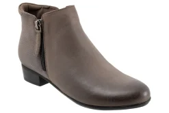 Trotters Major Embossed
