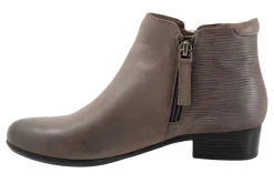 Trotters Major Embossed