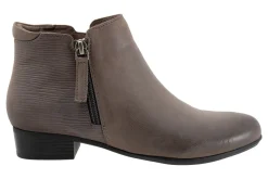 Trotters Major Embossed