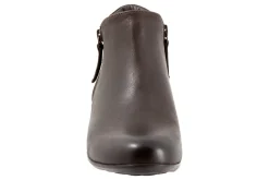 Trotters Major Embossed